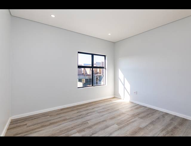 4 BEDROOM FREEHOLD FOR SALE IN SANDOWN